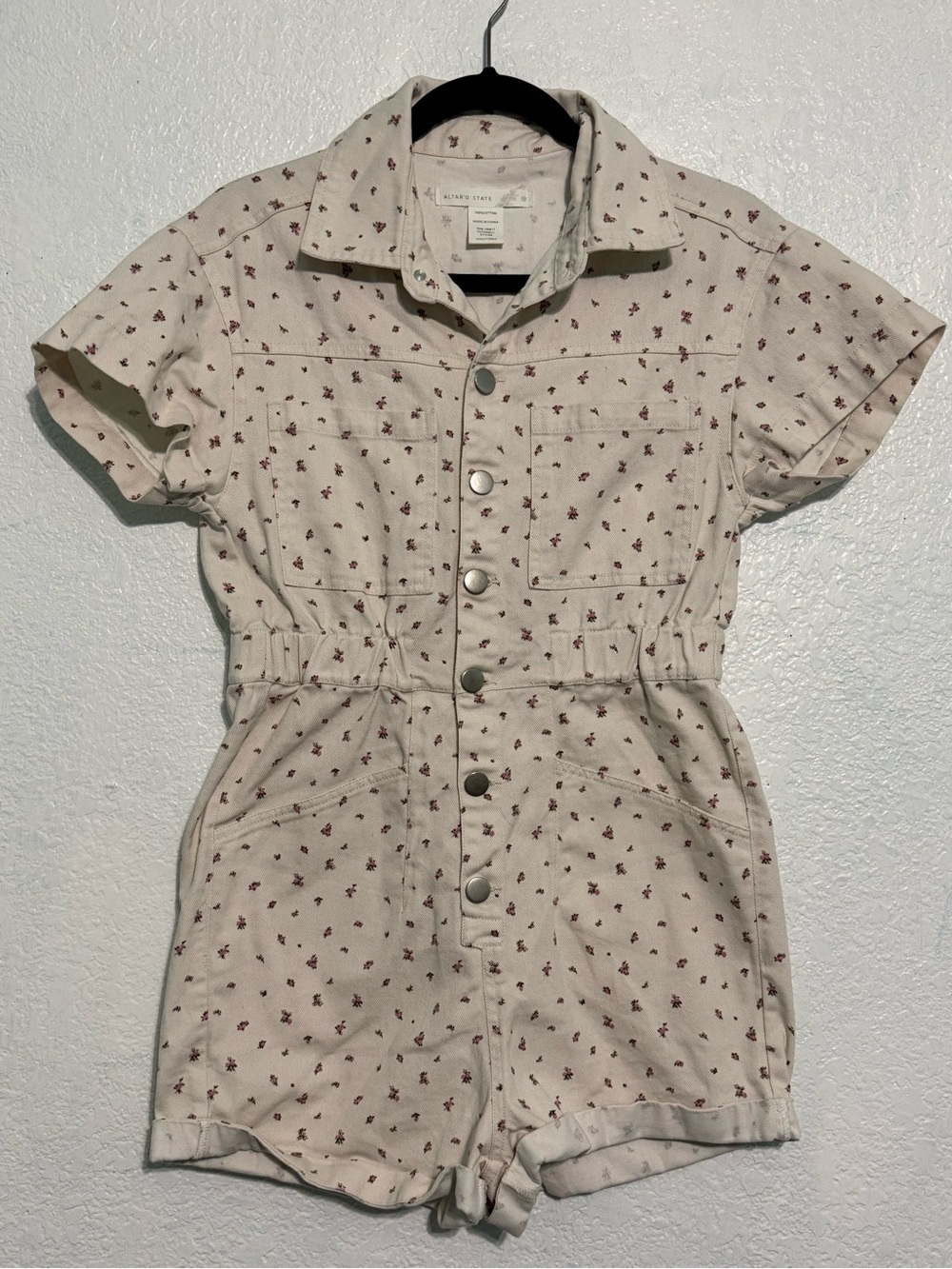 Altar'd State Cream Floral Button-Front Short Romper XS - Picture 2 of 4
